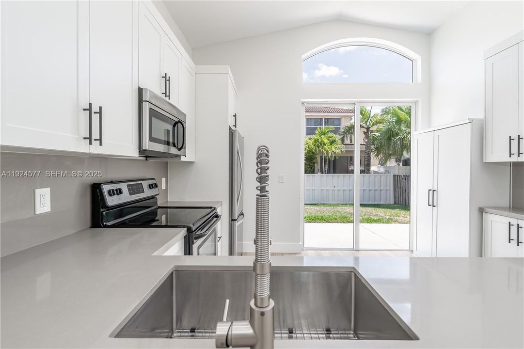 En Renta: $3,650 (3 camas, 2 baños, 1317 Pies cuadrados)