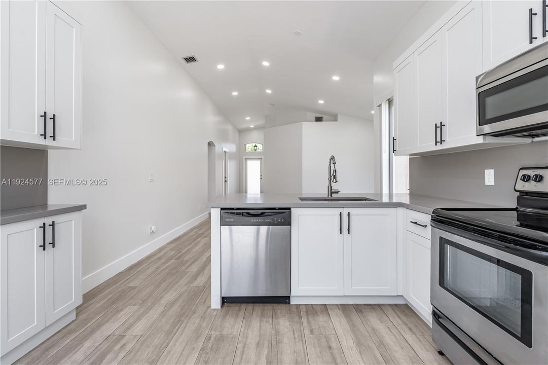 En Renta: $3,650 (3 camas, 2 baños, 1317 Pies cuadrados)