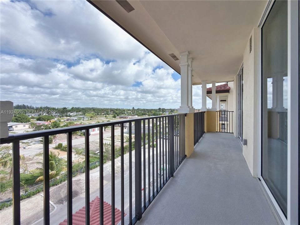 For Rent: $1,970 (1 beds, 1 baths, 746 Square Feet)