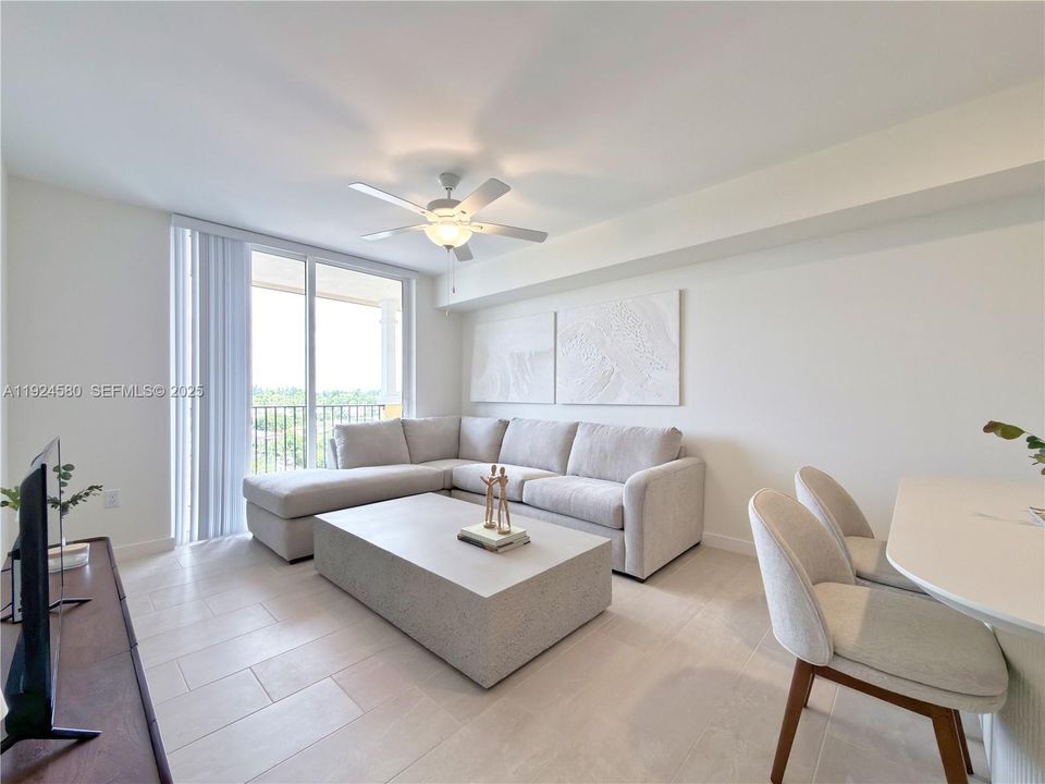 For Rent: $1,970 (1 beds, 1 baths, 746 Square Feet)