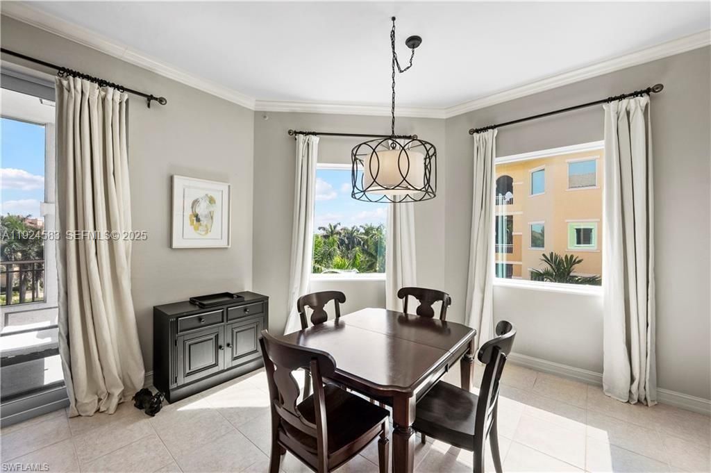 For Sale: $699,000 (1 beds, 2 baths, 1120 Square Feet)