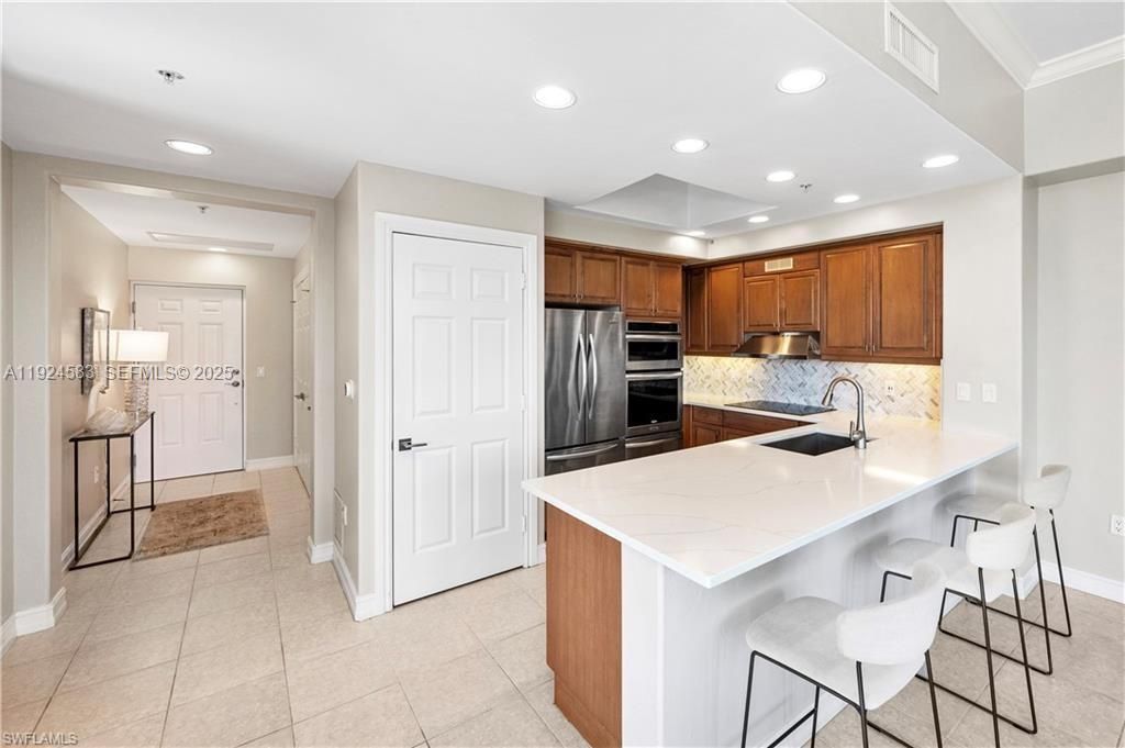 For Sale: $699,000 (1 beds, 2 baths, 1120 Square Feet)