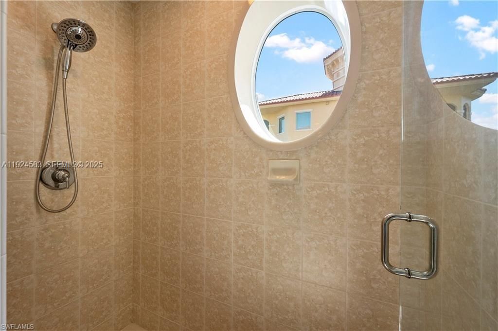 For Sale: $699,000 (1 beds, 2 baths, 1120 Square Feet)