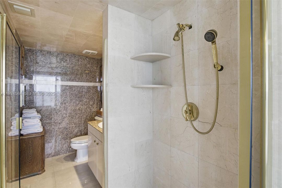 待售: $1,995,000 (3 贝兹, 4 浴室, 2440 平方英尺)