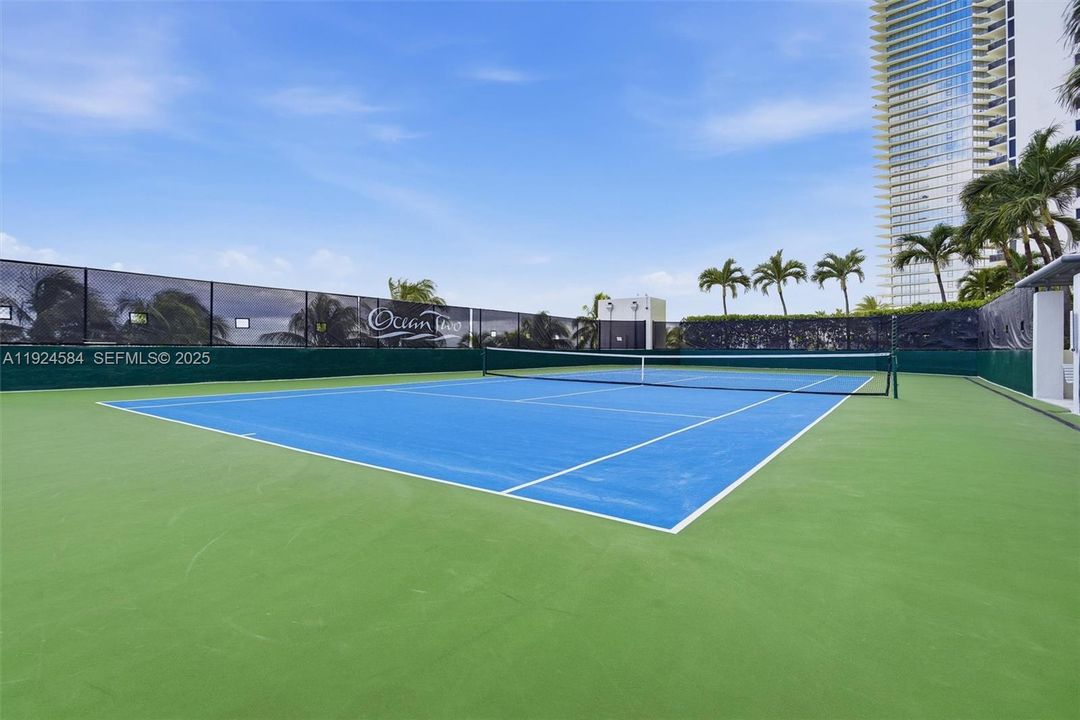 待售: $1,995,000 (3 贝兹, 4 浴室, 2440 平方英尺)