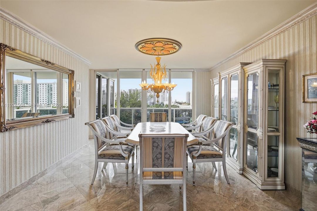 待售: $1,995,000 (3 贝兹, 4 浴室, 2440 平方英尺)