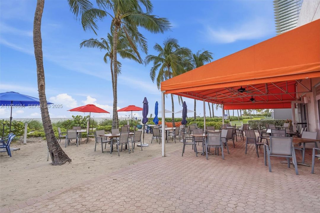 待售: $1,995,000 (3 贝兹, 4 浴室, 2440 平方英尺)