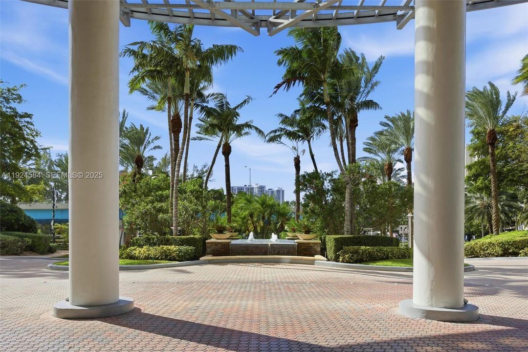 待售: $1,995,000 (3 贝兹, 4 浴室, 2440 平方英尺)