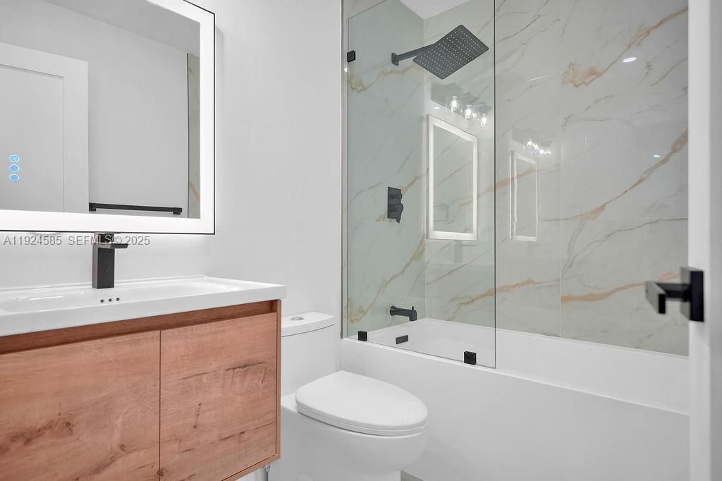 En Renta: $9,500 (4 camas, 2 baños, 2240 Pies cuadrados)