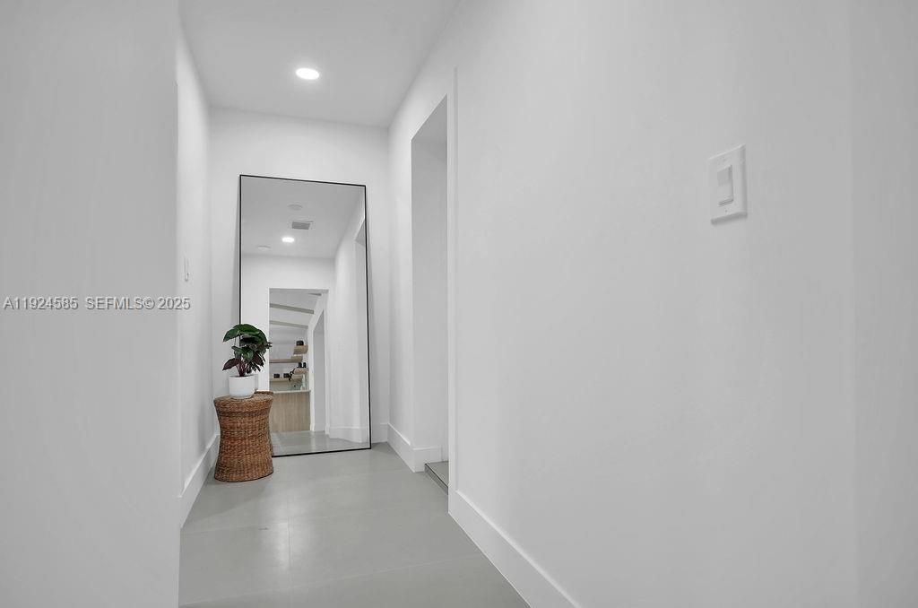 En Renta: $9,500 (4 camas, 2 baños, 2240 Pies cuadrados)