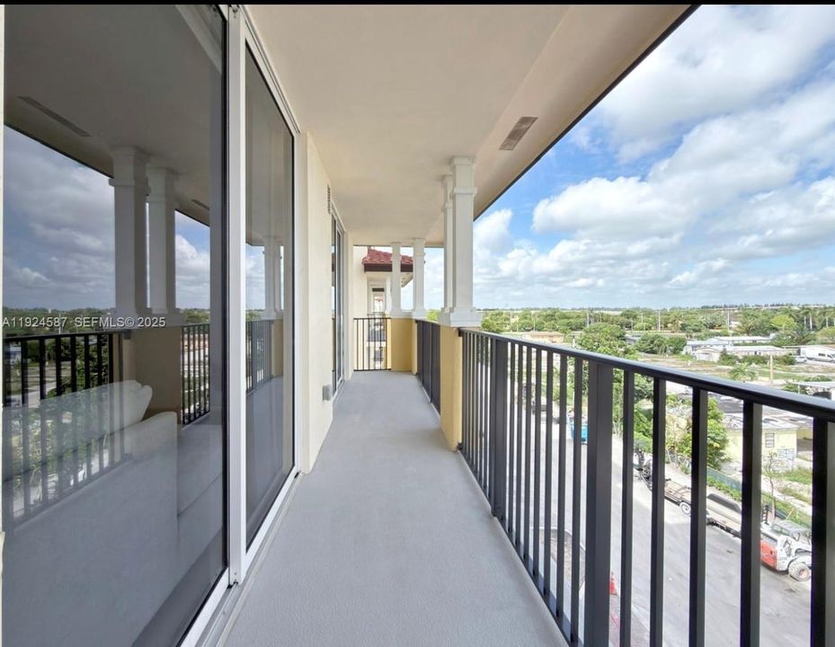 For Rent: $2,650 (2 beds, 2 baths, 5164 Square Feet)