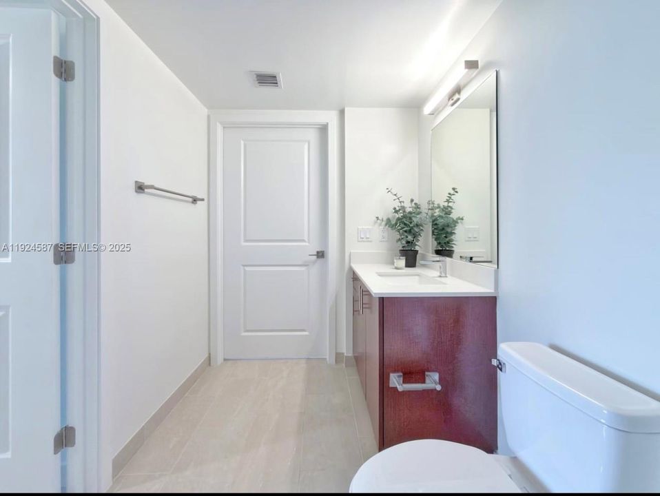 For Rent: $2,650 (2 beds, 2 baths, 5164 Square Feet)