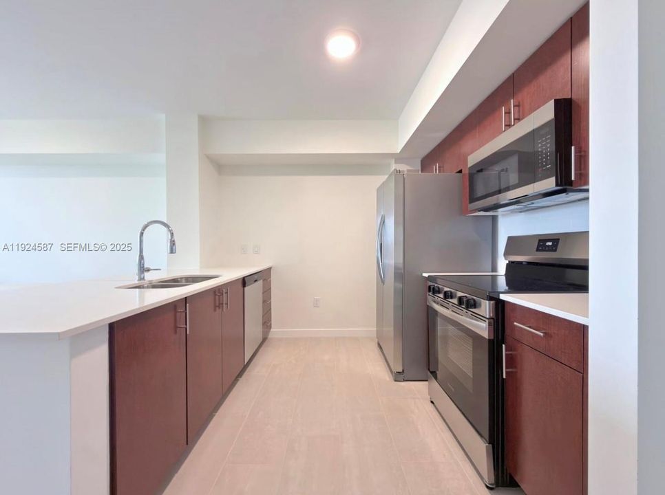 For Rent: $2,650 (2 beds, 2 baths, 5164 Square Feet)