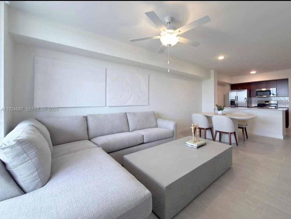 For Rent: $2,650 (2 beds, 2 baths, 5164 Square Feet)