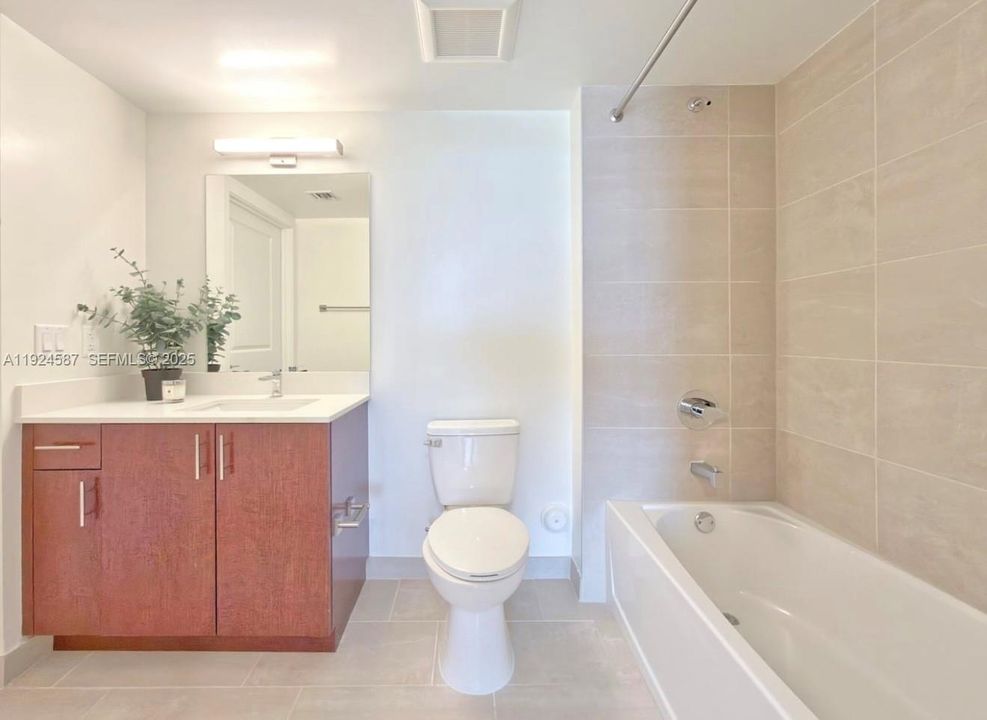 For Rent: $2,650 (2 beds, 2 baths, 5164 Square Feet)