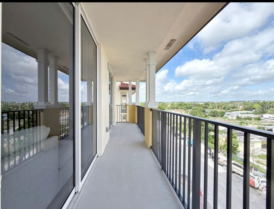 For Rent: $2,650 (2 beds, 2 baths, 5164 Square Feet)