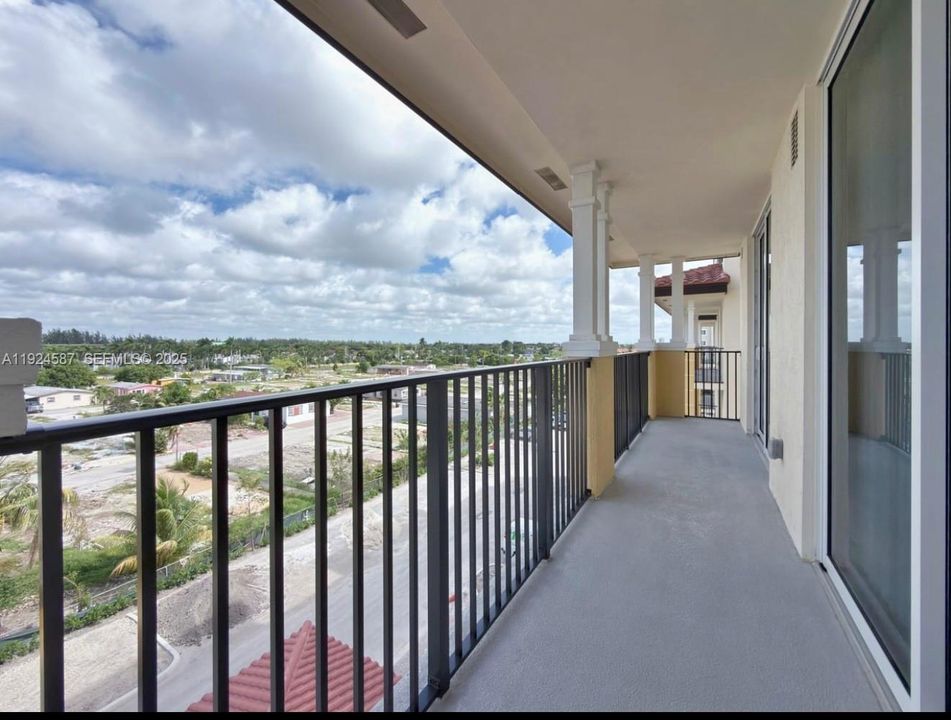 For Rent: $2,650 (2 beds, 2 baths, 5164 Square Feet)