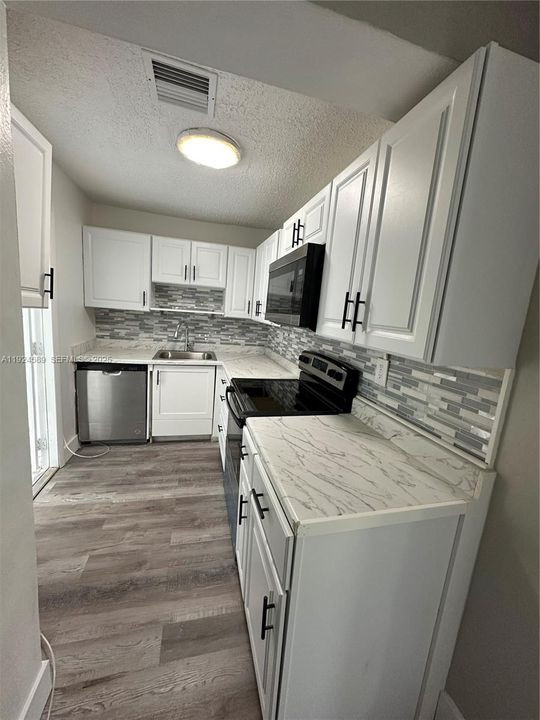 For Rent: $3,100 (4 beds, 2 baths, 1377 Square Feet)