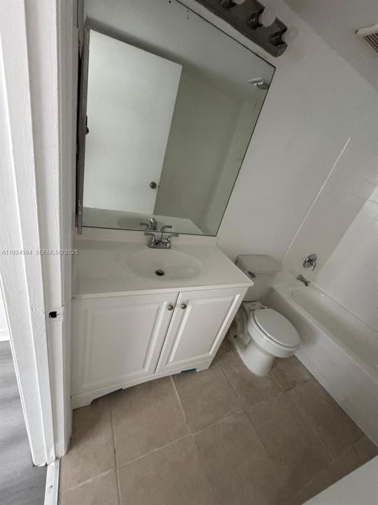 出租: $1,900 (3 贝兹, 2 浴室, 0 平方英尺)