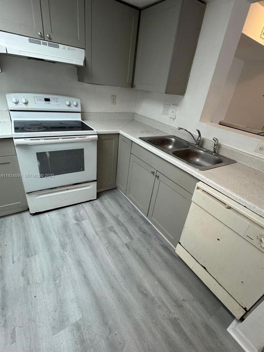 出租: $1,900 (3 贝兹, 2 浴室, 0 平方英尺)