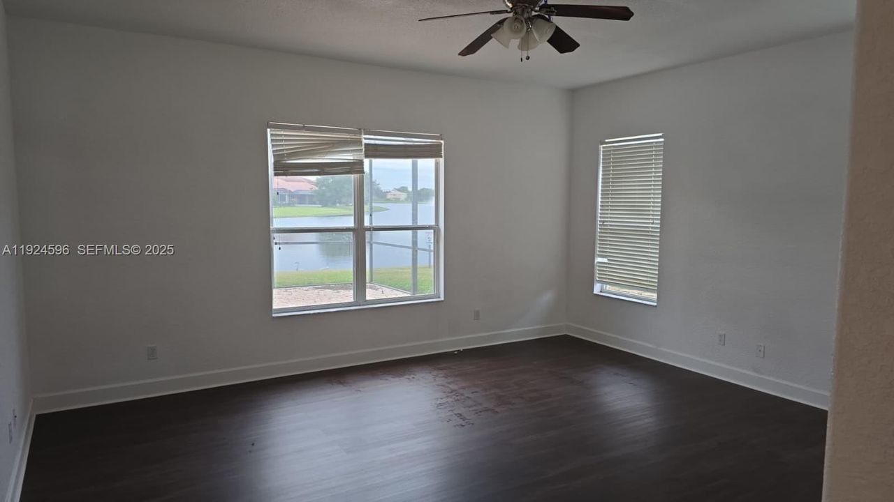 出租: $4,200 (5 贝兹, 4 浴室, 5349 平方英尺)