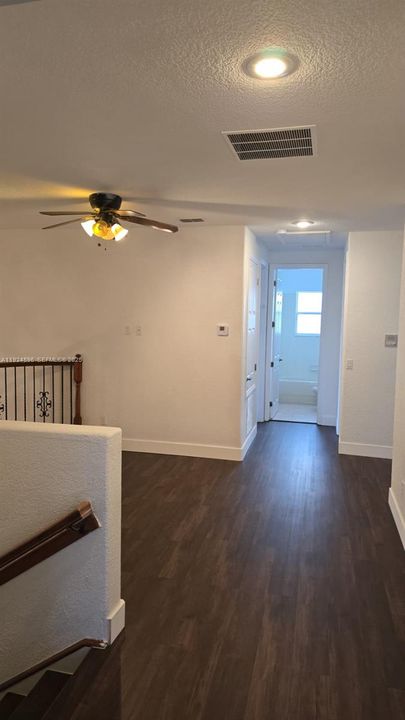 出租: $4,200 (5 贝兹, 4 浴室, 5349 平方英尺)