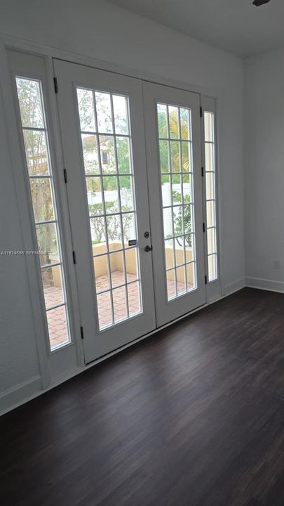 出租: $4,200 (5 贝兹, 4 浴室, 5349 平方英尺)