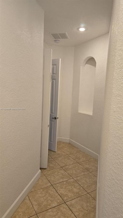 出租: $4,200 (5 贝兹, 4 浴室, 5349 平方英尺)