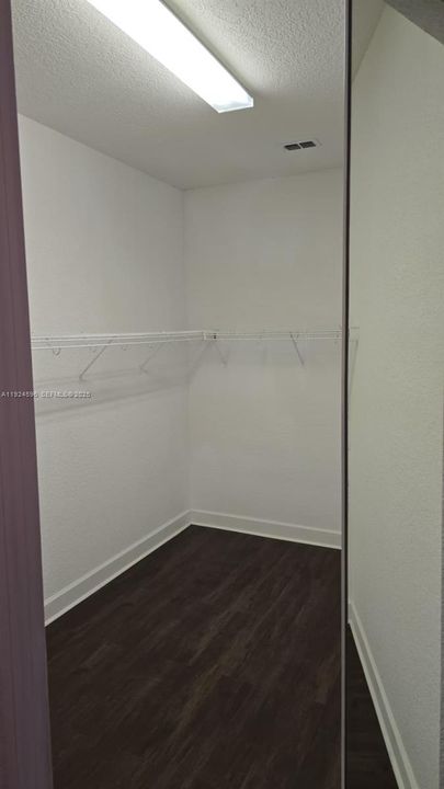 出租: $4,200 (5 贝兹, 4 浴室, 5349 平方英尺)