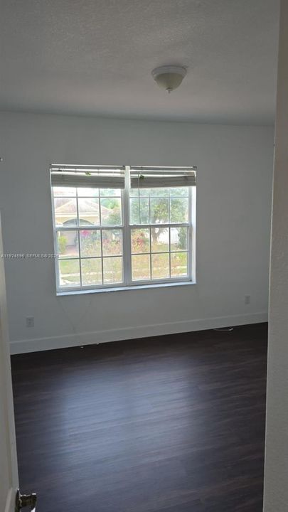 出租: $4,200 (5 贝兹, 4 浴室, 5349 平方英尺)