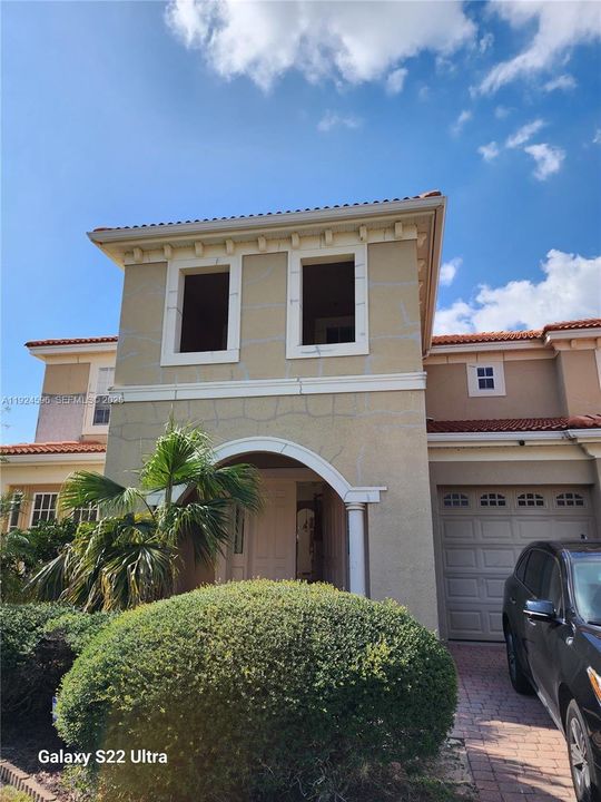 For Rent: $4,200 (5 beds, 4 baths, 5349 Square Feet)