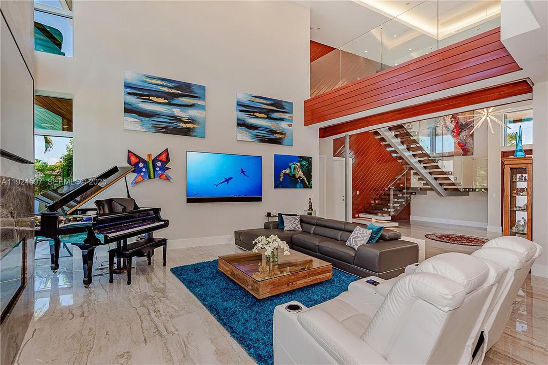 : $5,999,999 (3 beds, 4 baths, 4255 Square Feet)