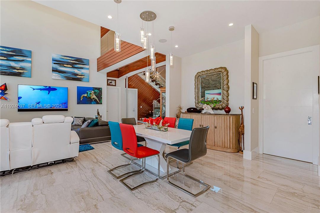 : $5,999,999 (3 beds, 4 baths, 4255 Square Feet)