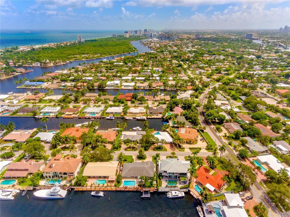 : $5,999,999 (3 beds, 4 baths, 4255 Square Feet)