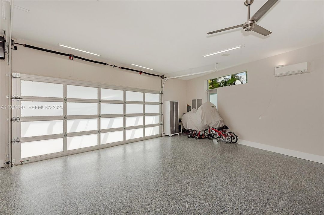 : $5,999,999 (3 beds, 4 baths, 4255 Square Feet)