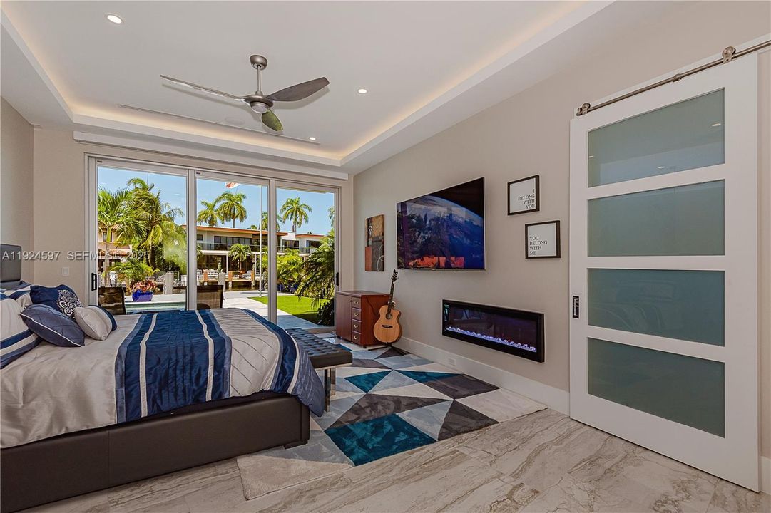 : $5,999,999 (3 beds, 4 baths, 4255 Square Feet)