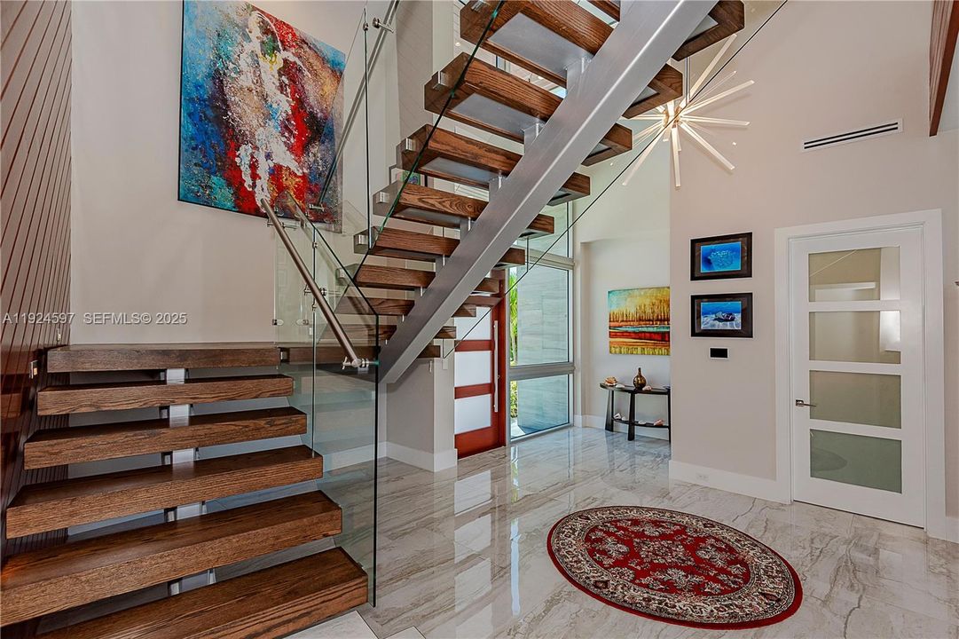 : $5,999,999 (3 beds, 4 baths, 4255 Square Feet)