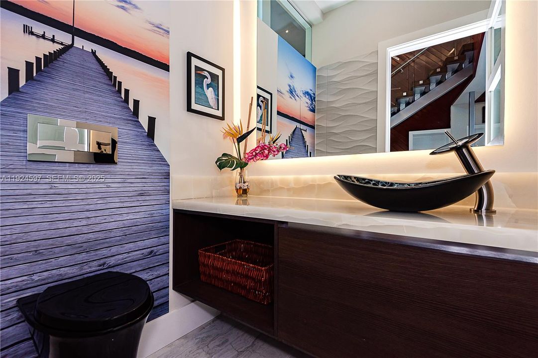 : $5,999,999 (3 beds, 4 baths, 4255 Square Feet)