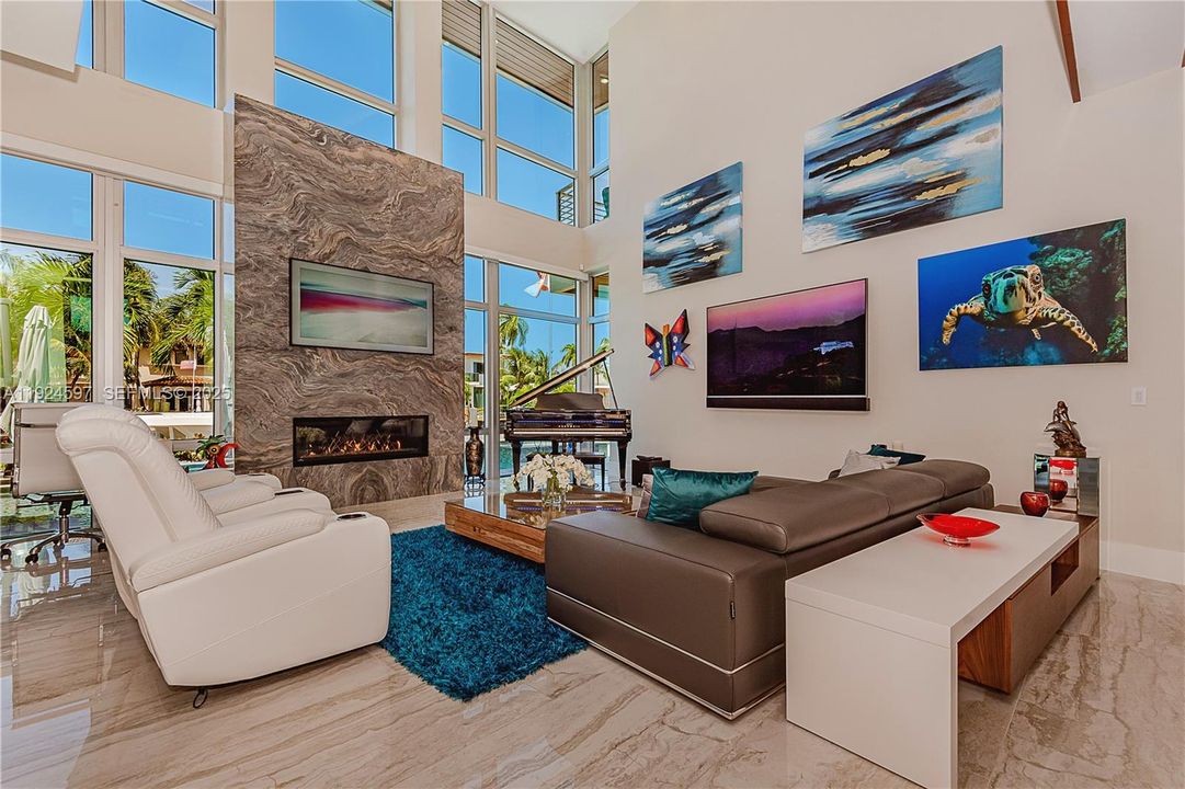 : $5,999,999 (3 beds, 4 baths, 4255 Square Feet)