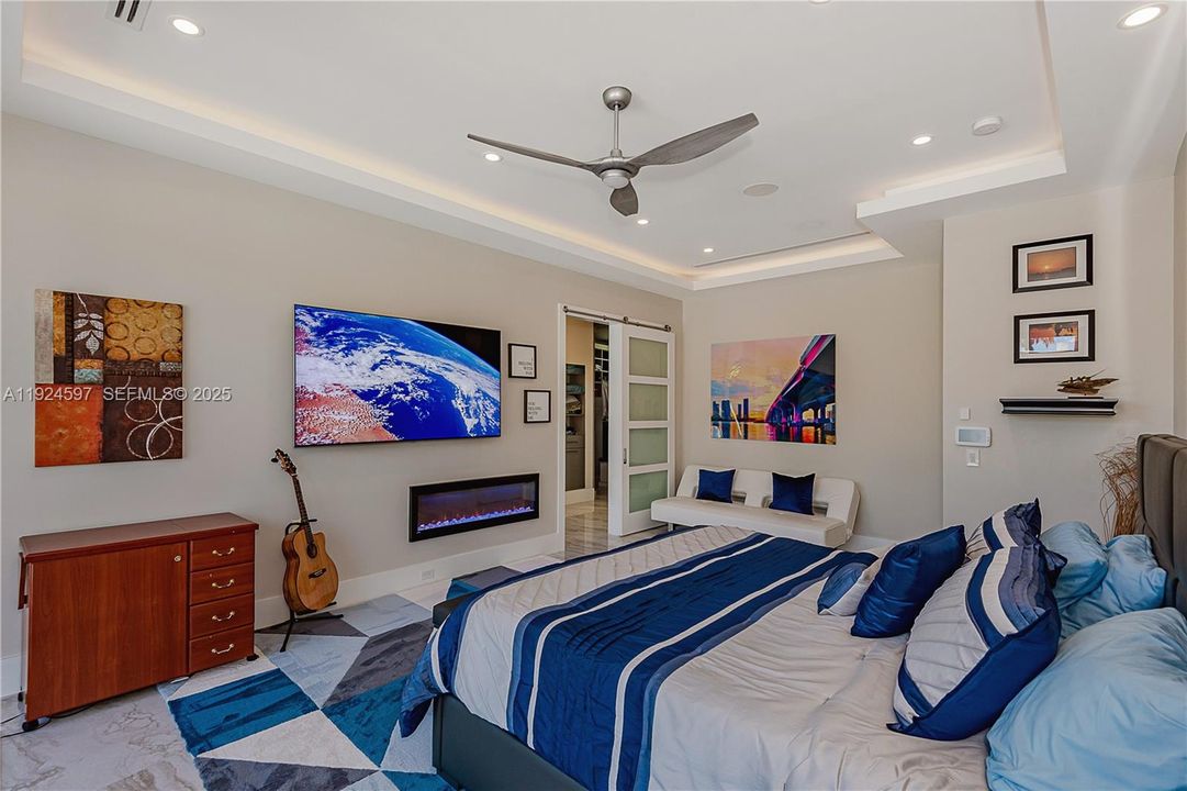 : $5,999,999 (3 beds, 4 baths, 4255 Square Feet)