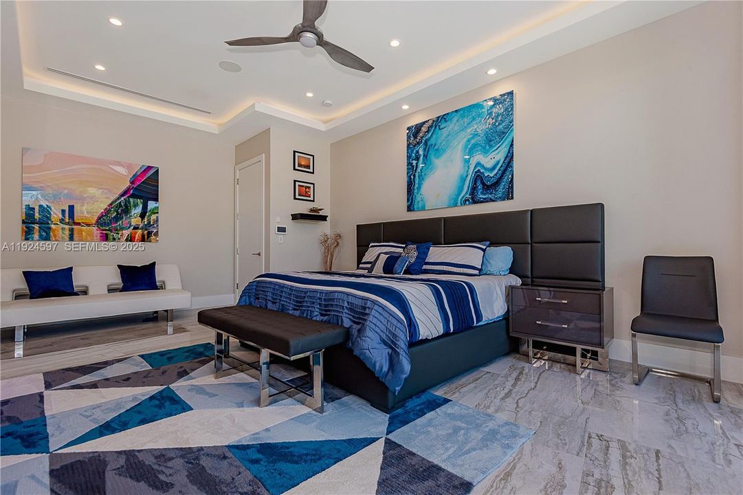 : $5,999,999 (3 beds, 4 baths, 4255 Square Feet)