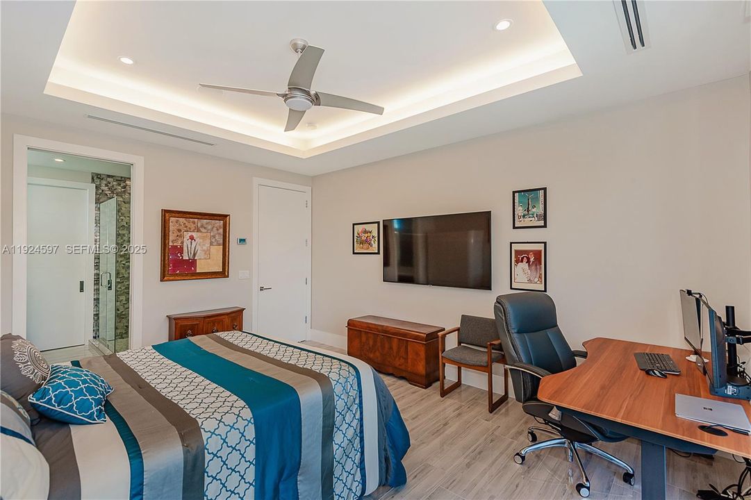 : $5,999,999 (3 beds, 4 baths, 4255 Square Feet)