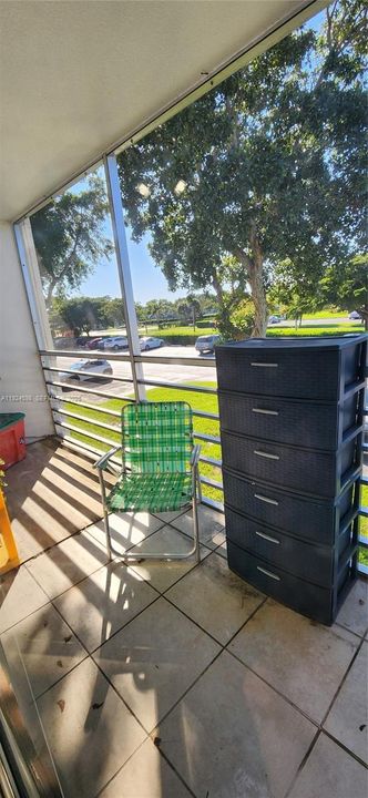 For Sale: $85,000 (1 beds, 1 baths, 720 Square Feet)