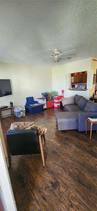 For Sale: $85,000 (1 beds, 1 baths, 720 Square Feet)