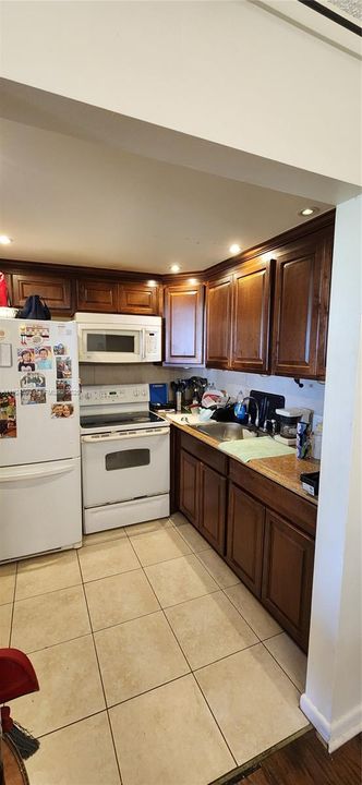 For Sale: $85,000 (1 beds, 1 baths, 720 Square Feet)