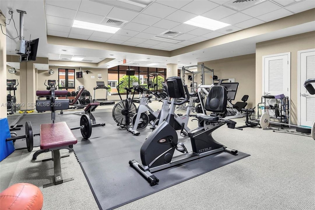 For Rent: $4,100 (2 beds, 2 baths, 1625 Square Feet)