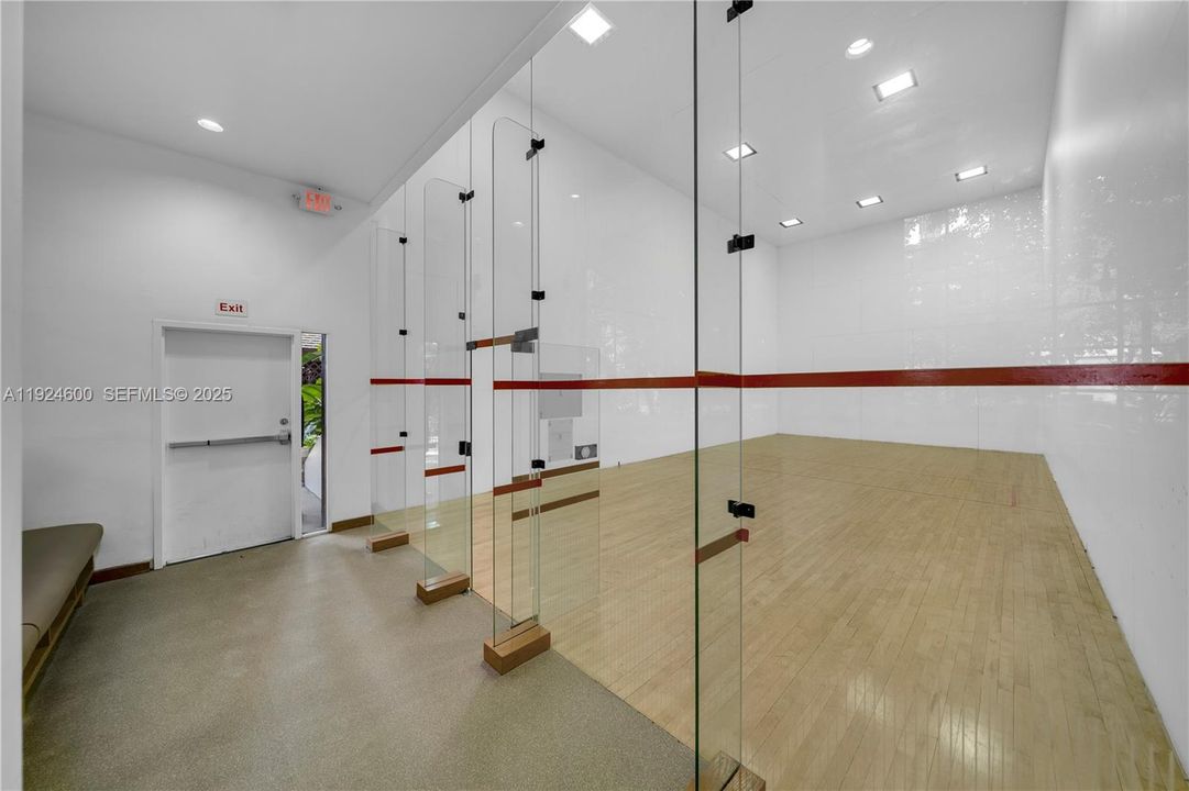 For Sale: $425,000 (2 beds, 2 baths, 1456 Square Feet)