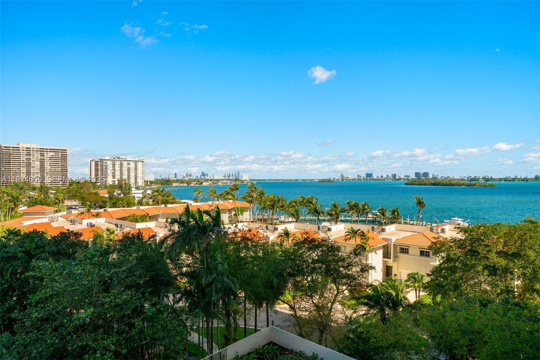 For Sale: $425,000 (2 beds, 2 baths, 1456 Square Feet)