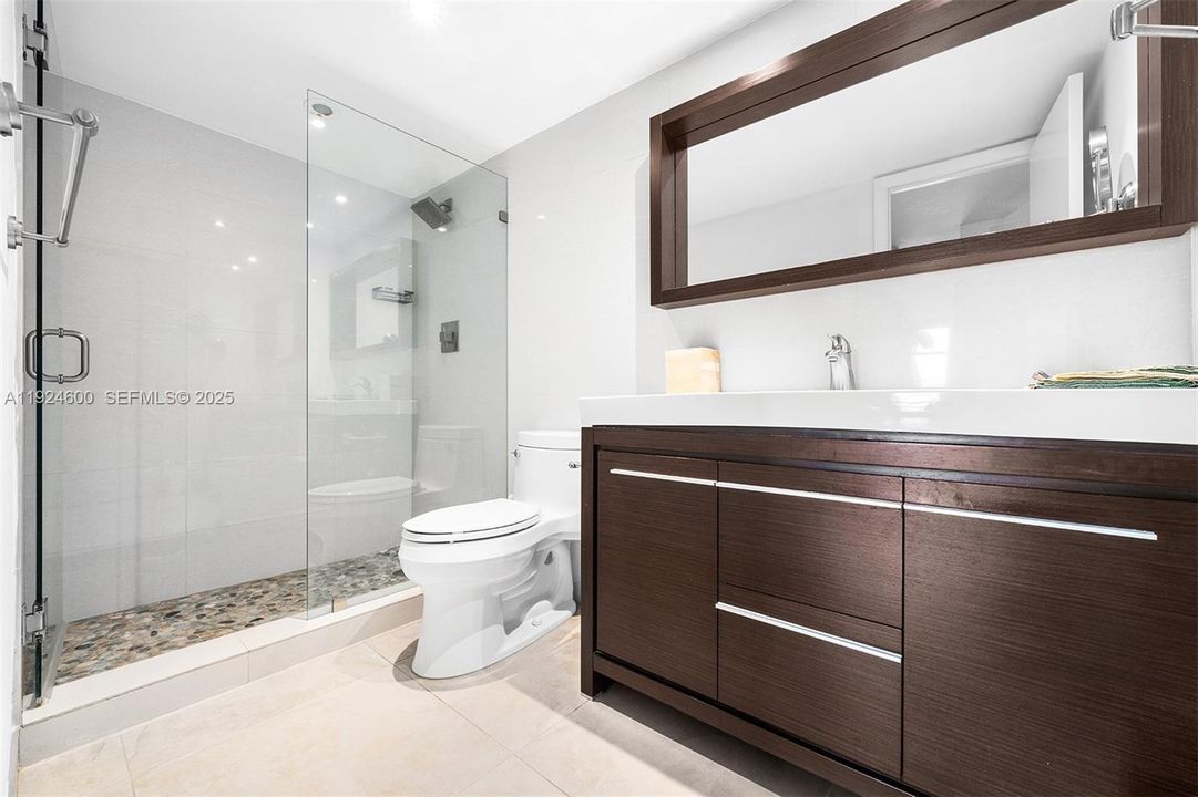 For Sale: $425,000 (2 beds, 2 baths, 1456 Square Feet)