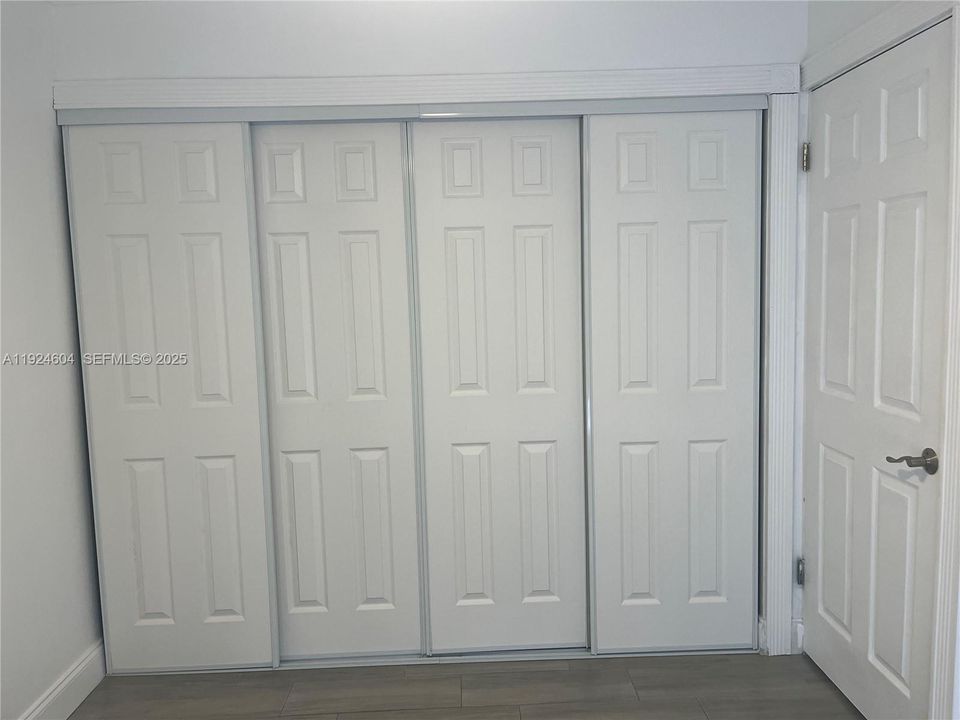 出租: $2,795 (3 贝兹, 1 浴室, 1015 平方英尺)